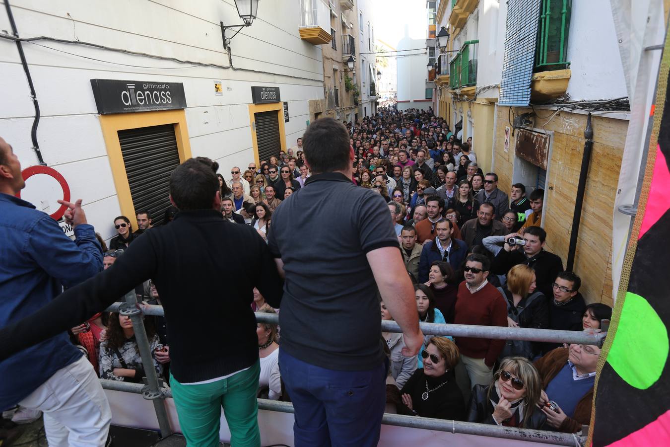 Cádiz ya prueba su aperitivo carnavalesco