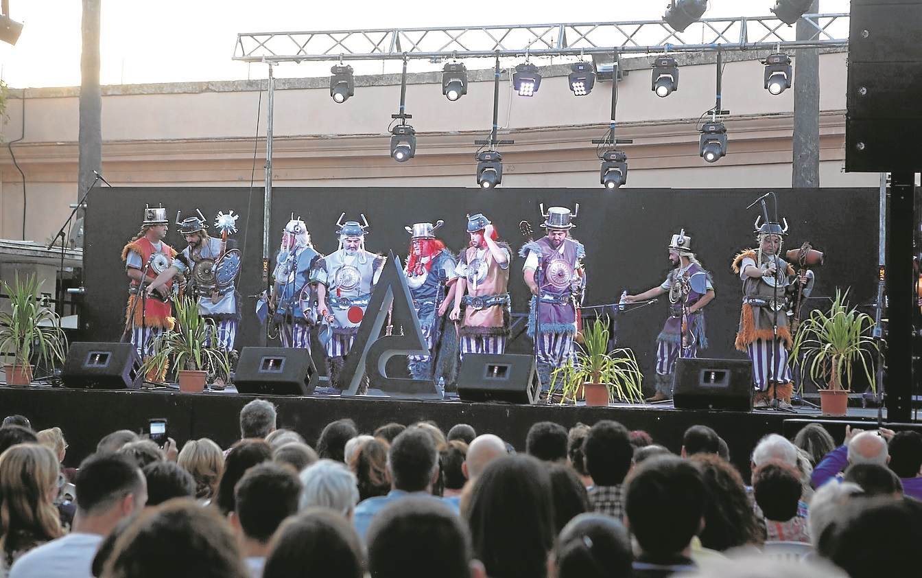 'Los Martes de Carnaval' triunfa en el Baluarte de la Candelaria