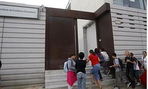 Personal del Cornelio Balbo se queja de la ubicación de la carpa «a 30 metros de la entrada»