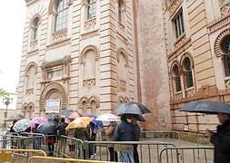 La apertura de las taquillas en horario ininterrumpido devuelve la normalidad al Falla