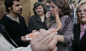 Primera gambada popular en la Peña La Perla