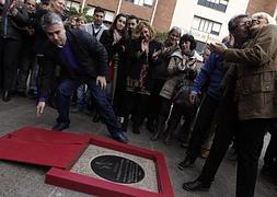 Paco Alba y Enrique Villegas inauguran el paseo de la fama del Carnaval