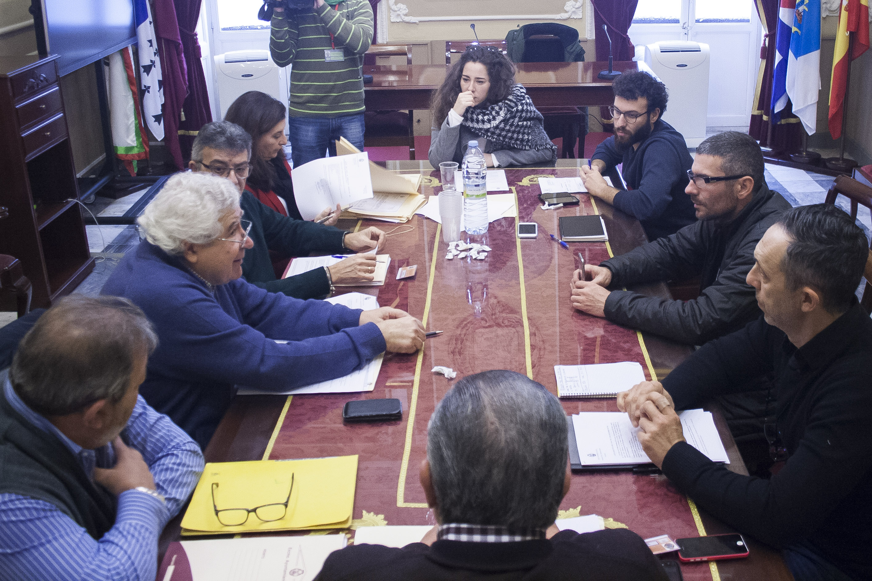 El COAC aprueba el acuerdo con Canal Sur y Onda Cádiz para la retransmisión del Falla