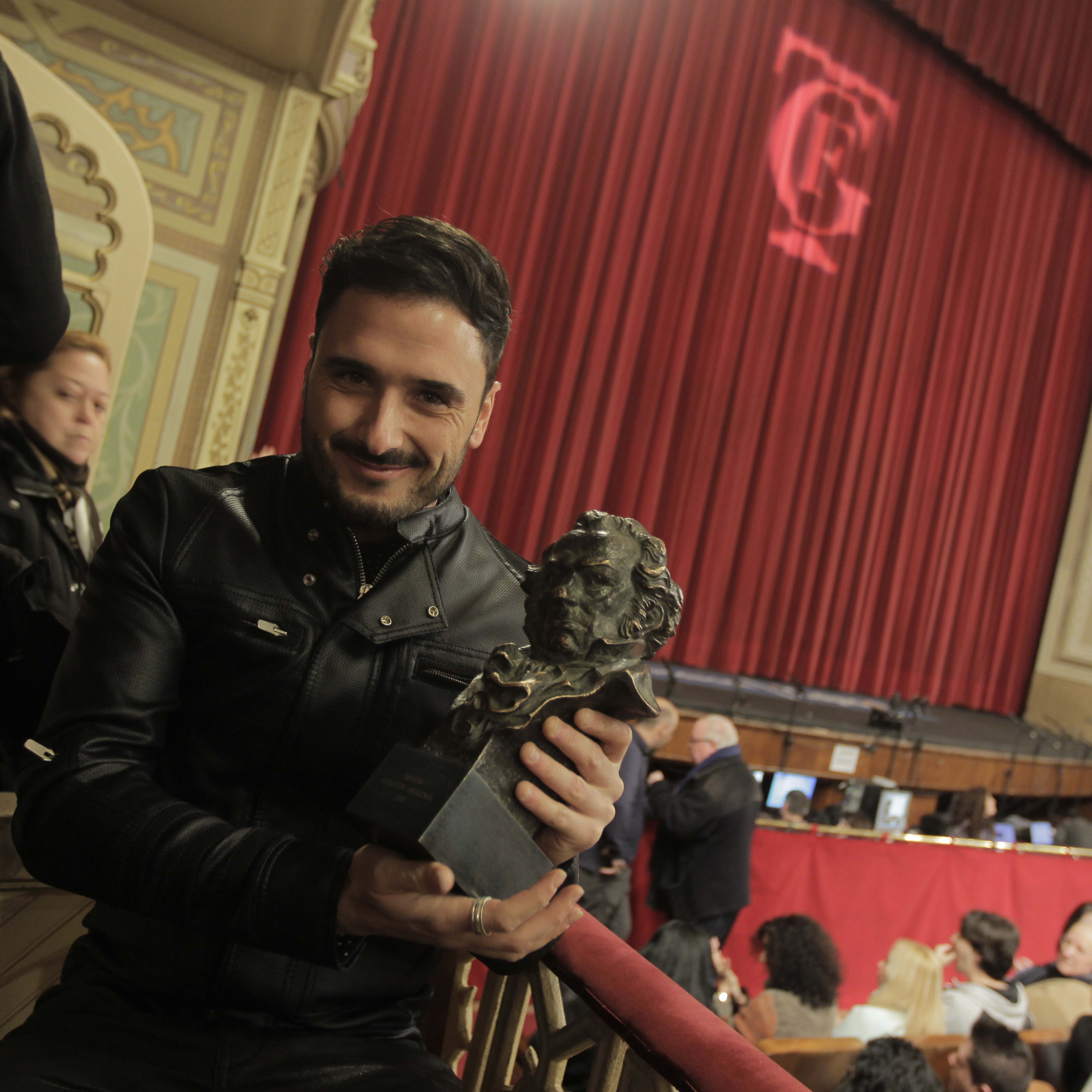 Riki Rivera ofrece su Goya al templo del Carnaval