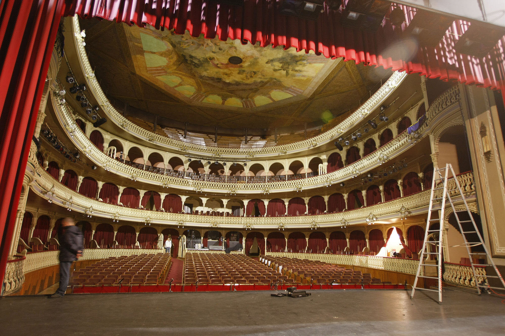El Pleno no entra en la polémica del Patronato del COAC con las radios