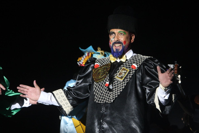 Actuación de la comparsa El catedrático. Carnaval de Cádiz 2018 Andújar