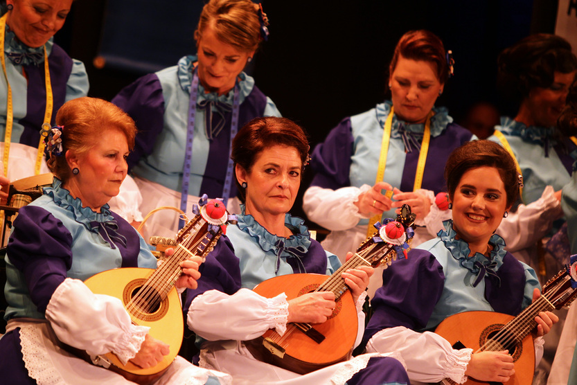 Este coro tiene tela Este coro tiene tela
