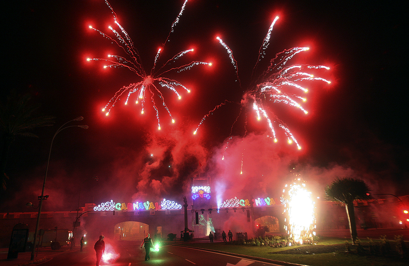 Fuego y pólvora para despedir oficialmente a la fiesta