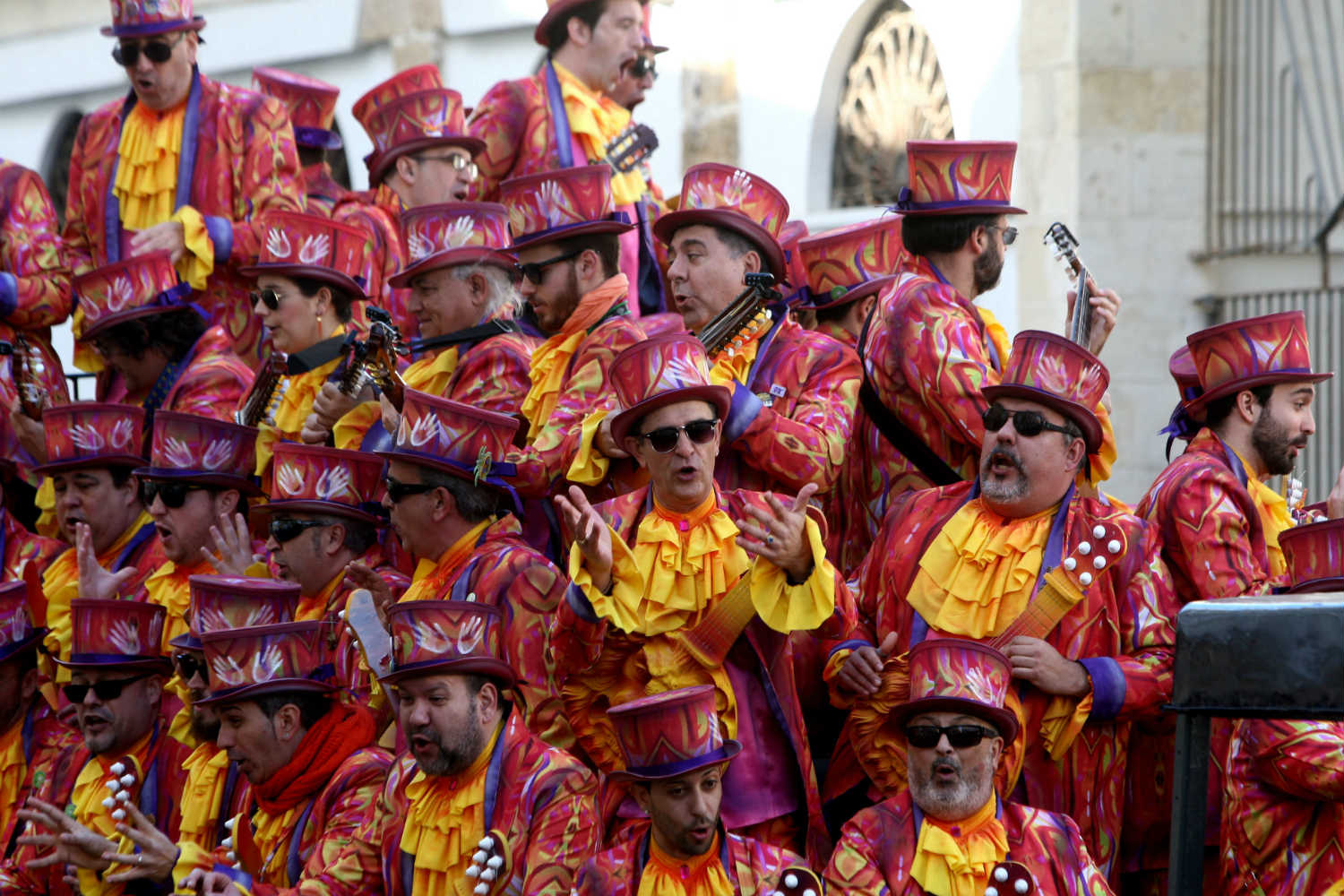 Batalla de coplas y Carrusel de coros en el martes de Carnaval, día de Andalucía