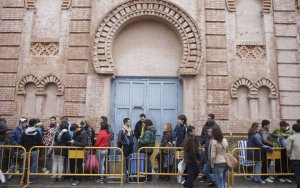 El nuevo horario ininterrumpido de las taquillas devuelve la normalidad al Falla