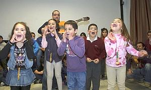 Las futuras estrellas de la fiesta labran oído y garganta
