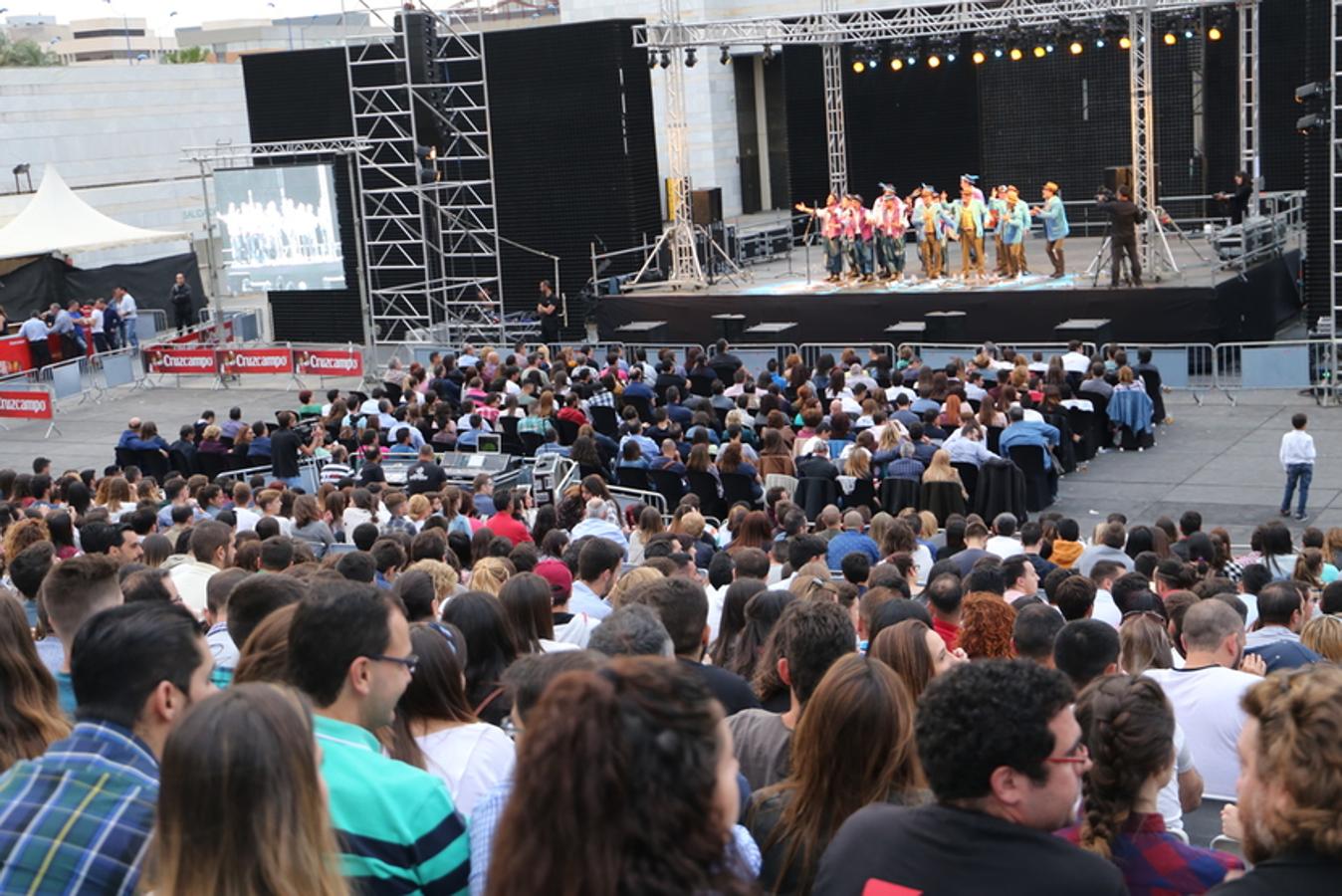 El Carnaval de Cádiz triunfa en Sevilla ante 4.000 personas