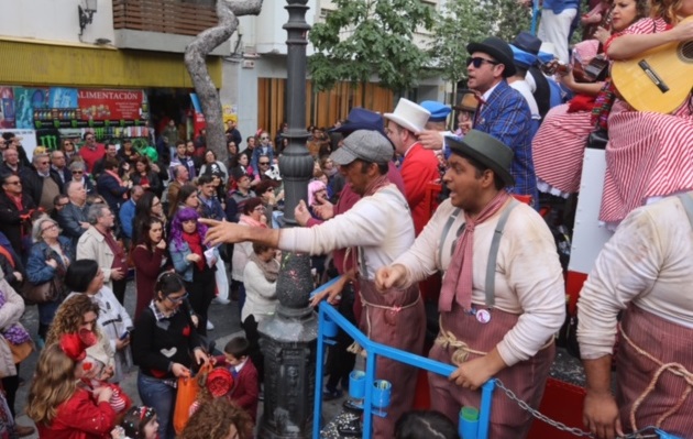 Los coros toman las plazas de Cádiz