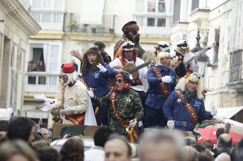 Los coros le ganan la partida a la lluvia