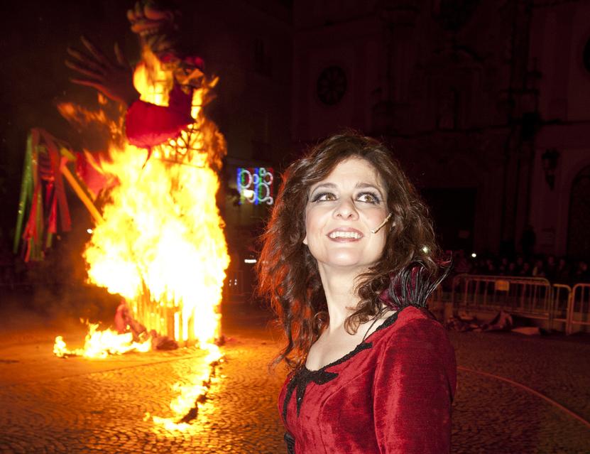 Ana López Segovia hace a Momo Momá