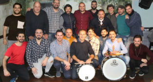 La comparsa 'El botas' llega desde Barcelona.