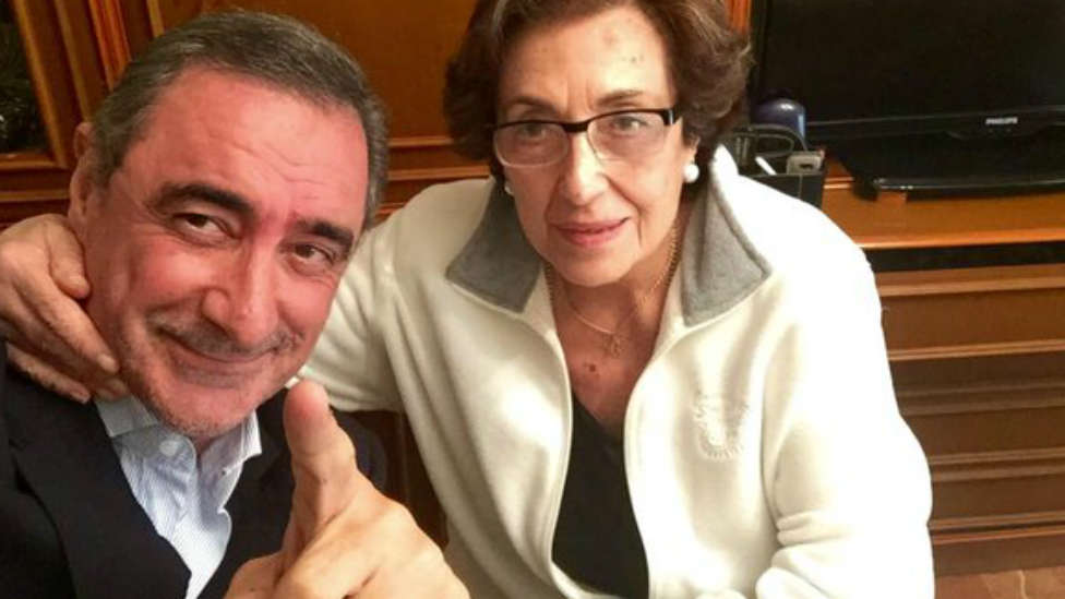 Carlos Herrera recuerda a su madre fallecida con un pasodoble de Juan